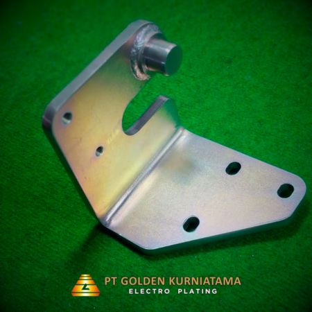 Bracket Dudukan Pivot Logam L CNC